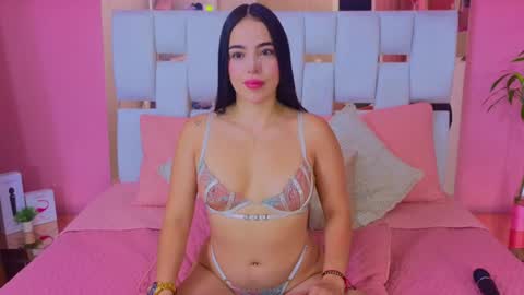 Snapshot of antonellaa_hanks chatting on 01-22-25, 10:18 online show from 01-22-25, 10:18