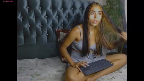 AntonellaAndNoah online show from 02-13-25, 10:54