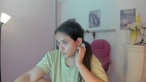 Snapshot of antonellakling_ chatting on 01-13-25, 11:19 ANTONELLA online show from 01-13-25, 11:19