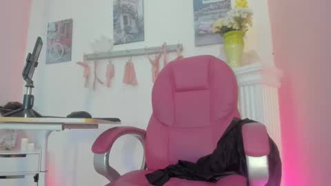 Snapshot of antonellakling_ chatting on 01-14-25, 12:03 ANTONELLA online show from 01-14-25, 12:03