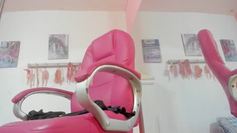 Snapshot of antonellakling_ chatting on 01-29-25, 02:00 ANTONELLA online show from 01-29-25, 02:00