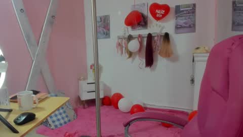 Snapshot of antonellakling_ chatting on 02-25-25, 12:13 ANTONELLA online show from 02-25-25, 12:13