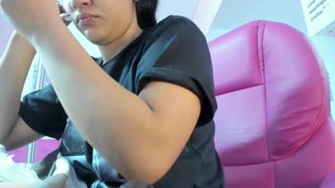 Snapshot of antonellakling_ chatting on 09-29-25, 11:37 ANTONELLA online show from 09-29-25, 11:37