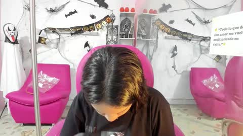 Snapshot of antonellakling_ chatting on 11-07-25, 12:32 ANTONELLA online show from 11-07-25, 12:32