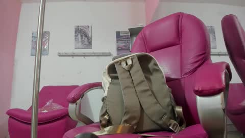 Snapshot of antonellakling_ chatting on 11-14-25, 11:02 ANTONELLA online show from 11-14-25, 11:02