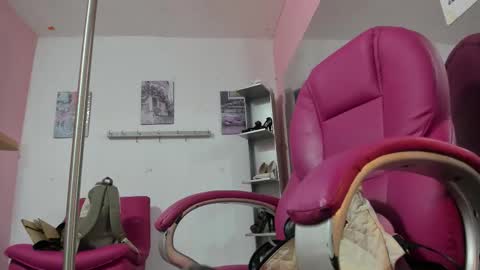 Snapshot of antonellakling_ chatting on 11-26-25, 11:44 ANTONELLA online show from 11-26-25, 11:44