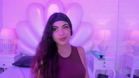 Snapshot of antonellapowell chatting on 10-29-25, 03:31   online show from 10-29-25, 03:31