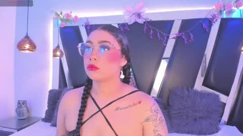 A N T O N E L L E  online show from 07-01-26, 12:18