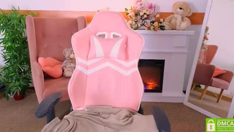 antonia_ferrero online show from 11-14-25, 12:15