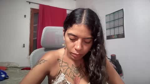 Snapshot of antoniabloom chatting on 10-12-25, 02:54 Antonia online show from 10-12-25, 02:54