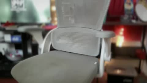 Snapshot of antoniabloom chatting on 12-16-25, 03:44 Antonia online show from 12-16-25, 03:44