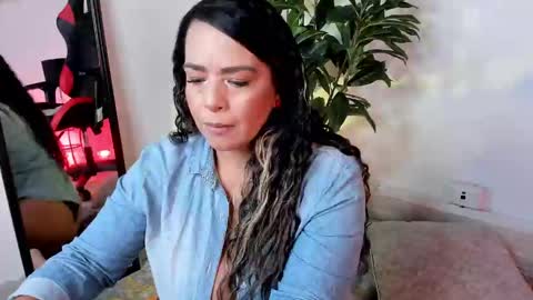 Antonia online show from 02-04-25, 08:49