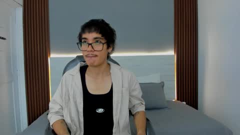 Snapshot of antonio_rowan chatting on 12-14-25, 01:38 Antonio online show from 12-14-25, 01:38