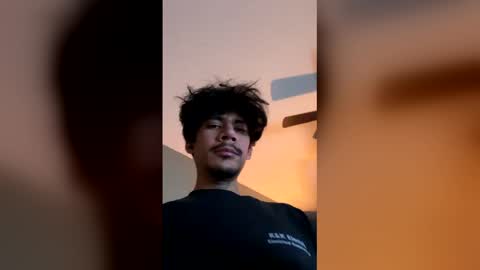 Snapshot of antonior21 chatting on 01-17-26, 05:12 antonior21 online show from 01-17-26, 05:12