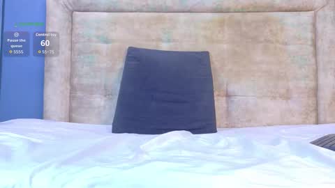 Snapshot of antony_bigdick_ chatting on 11-21-25, 01:37 Juan Camilo online show from 11-21-25, 01:37