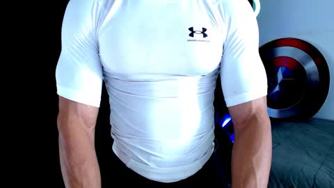 Instagram miguelangel1802  online show from 02-02-26, 06:56