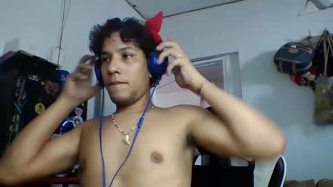 AnuarDHM online show from 11-08-25, 02:28