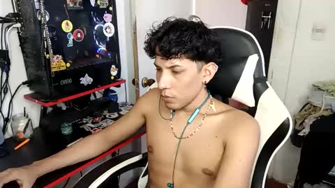 AnuarDHM online show from 11-14-25, 04:38