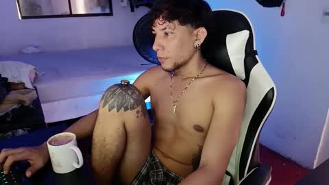 AnuarDHM online show from 12-01-25, 04:12