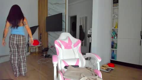 Snapshot of anya_belle_ chatting on 03-01-26, 06:26 Anya online show from 03-01-26, 06:26