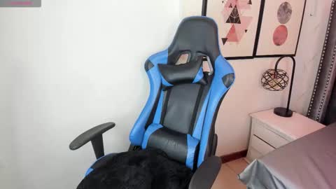 anya_belth online show from 11-20-25, 03:56