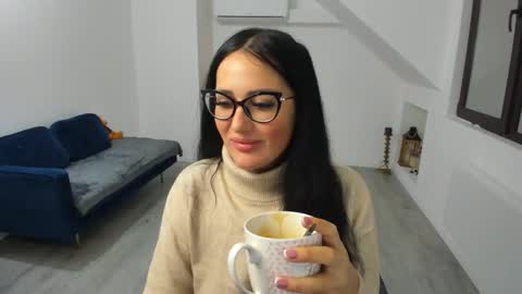 Anya online show from 12-23-25, 04:43