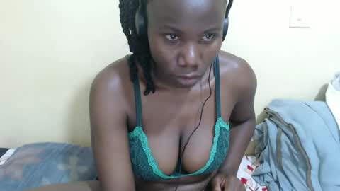 Snapshot of anya_h chatting on 05-12-26, 07:11 Gracious online show from 05-12-26, 07:11