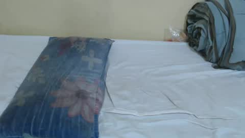 Snapshot of anya_h chatting on 06-19-26, 09:29 Gracious online show from 06-19-26, 09:29