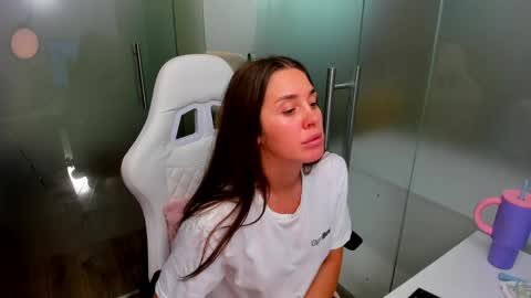 Anya online show from 06-05-26, 12:33