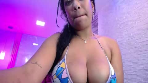 Anyela  online show from 01-24-25, 04:49