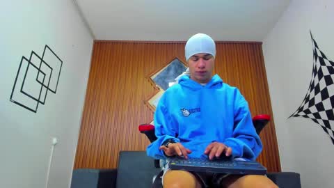 Snapshot of anyelo_sexyhot chatting on 01-23-25, 11:26 anyelo_sexyhot online show from 01-23-25, 11:26