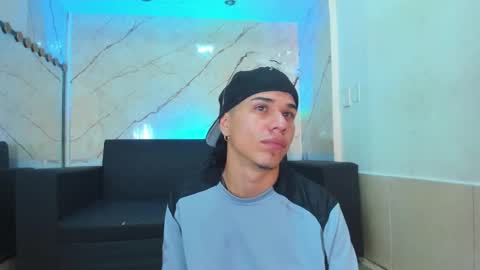 Snapshot of anyelo_sexyhot chatting on 10-12-25, 01:10 anyelo_sexyhot online show from 10-12-25, 01:10