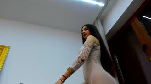 Anyssia  online show from 11-12-25, 06:52