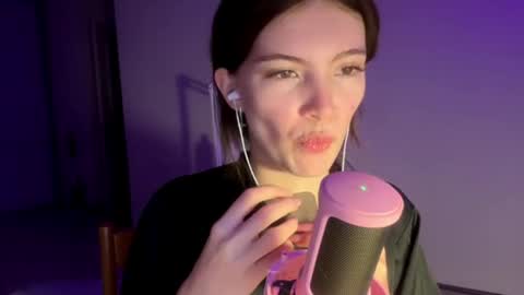 Snapshot of anytka12 chatting on 04-12-26, 04:12 anytka12 online show from 04-12-26, 04:12