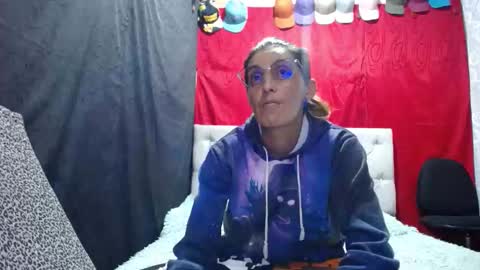 Snapshot of anyu_1306 chatting on 12-16-25, 10:59 anyu online show from 12-16-25, 10:59