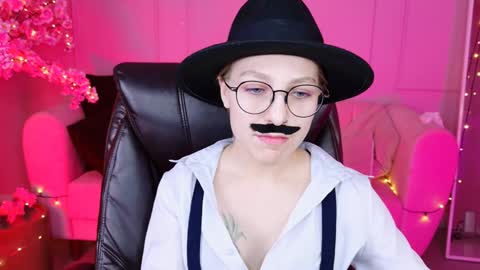 Snapshot of aphexqueen chatting on 12-13-24, 07:32 APHEX QUEEN online show from 12-13-24, 07:32