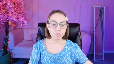 Snapshot of aphexqueen chatting on 01-19-25, 01:12 APHEX QUEEN online show from 01-19-25, 01:12