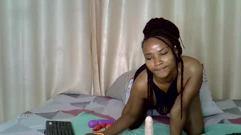 Apple queen online show from 02-16-26, 10:50