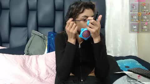 Snapshot of applehot_lr chatting on 07-08-26, 01:15 sofi y kevin online show from 07-08-26, 01:15