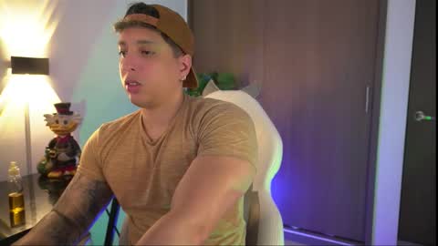 Snapshot of appolo_allen chatting on 10-31-25, 05:41 insta appolo master online show from 10-31-25, 05:41