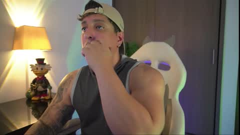 Snapshot of appolo_allen chatting on 11-11-25, 05:51 insta appolo master online show from 11-11-25, 05:51