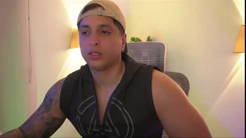 Snapshot of appolo_allen chatting on 11-21-25, 02:43 insta appolo master online show from 11-21-25, 02:43