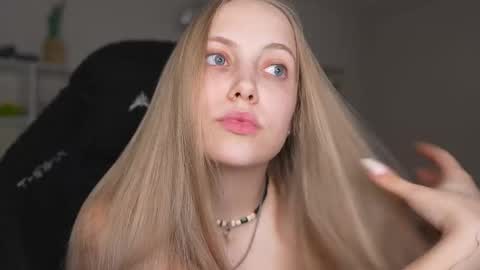  REYNA  my friend   online show from 05-04-26, 03:19