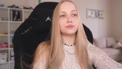  REYNA  my friend   online show from 05-05-26, 03:09
