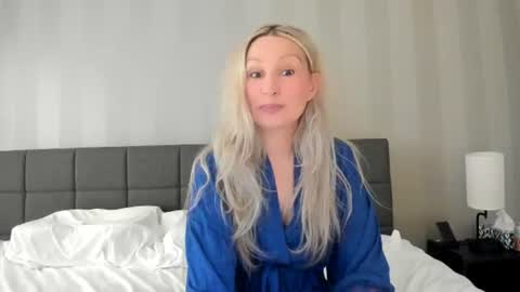 Snapshot of aprilaudrey_ chatting on 06-09-26, 08:31 Audrey Im usually online every single day except sundays from and 20 pm uk time online show from 06-09-26, 08:31