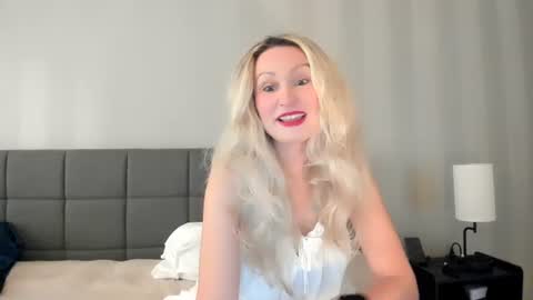 Snapshot of aprilaudrey_ chatting on 08-05-26, 08:44 Audrey Im usually online every single day except sundays from and 20 pm uk time online show from 08-05-26, 08:44