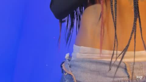 Snapshot of aprillebony319262 chatting on 11-19-25, 10:10 aprillebony319262 online show from 11-19-25, 10:10