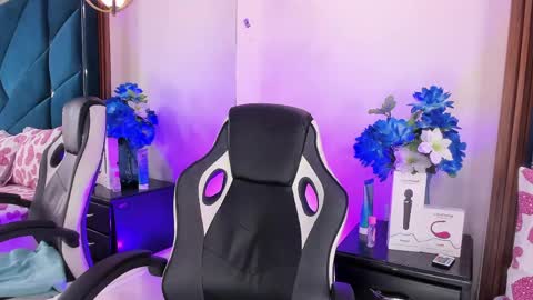 aprilmiiller online show from 05-22-26, 01:06