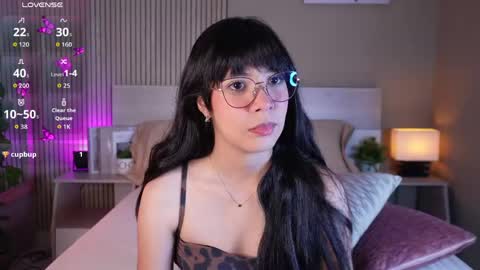 aprilqueenie online show from 06-08-26, 07:47