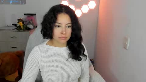 aqua emilly online show from 12-21-25, 11:34